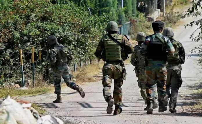 जम्मू-काश्मीरच्या पूंछमध्ये दहशतवाद्यांचे अड्डे उद्ध्वस्त, 2 ग्रेनेड, 3 पाकच्या खाणी जप्त